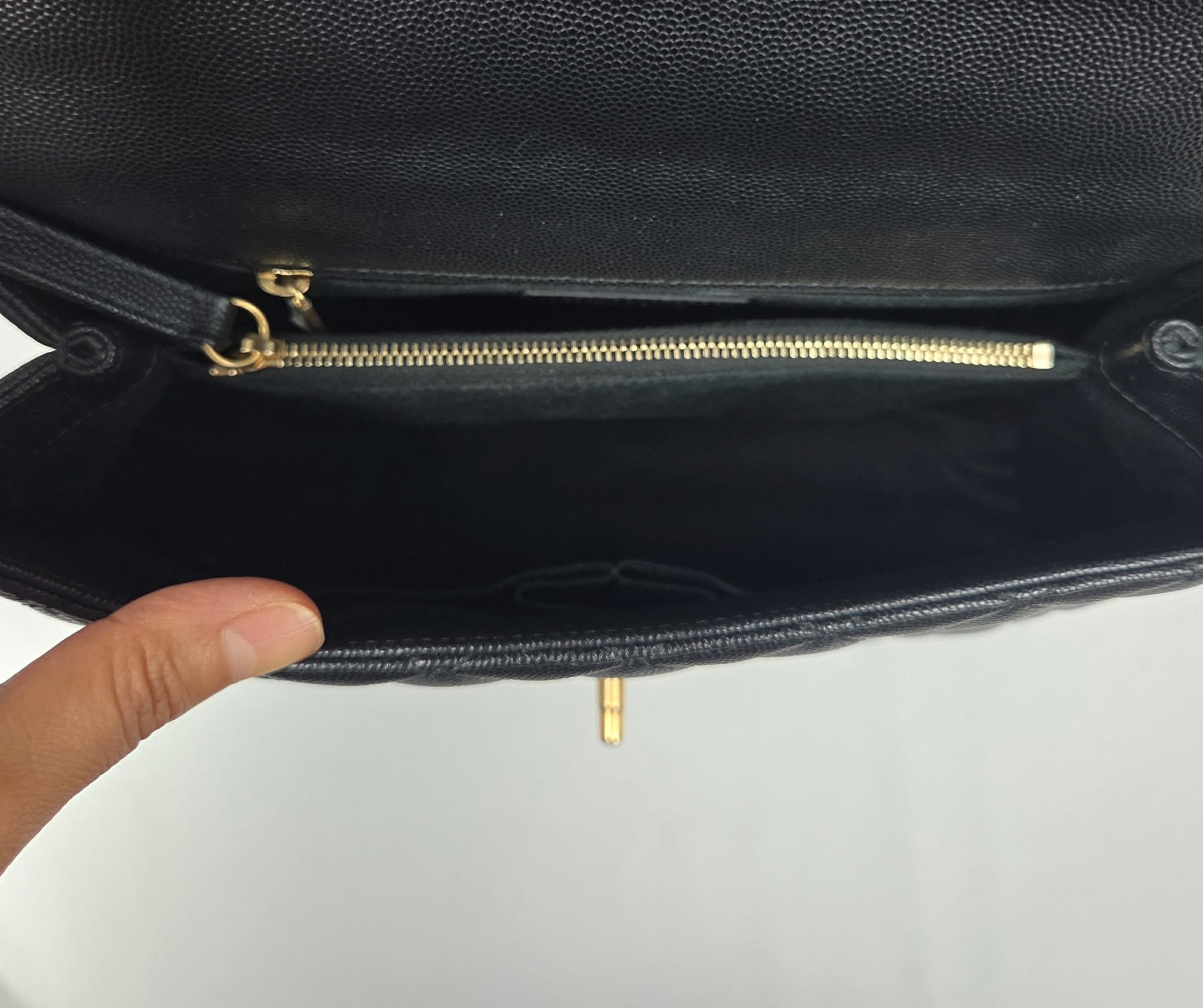 Chanel Coco Handle Medium Black Caviar GHW