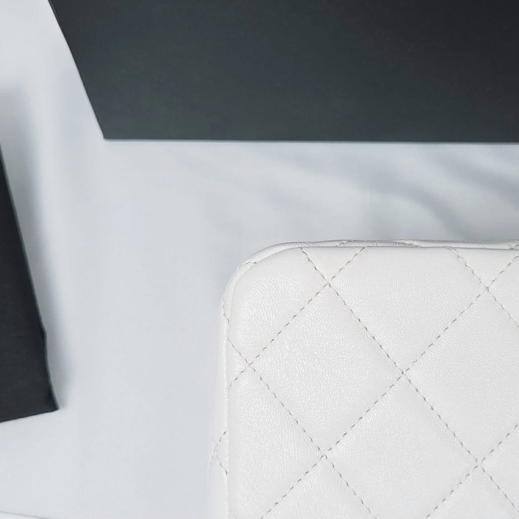 Chanel Chanel 25 White Quilted Flap Bag GHW