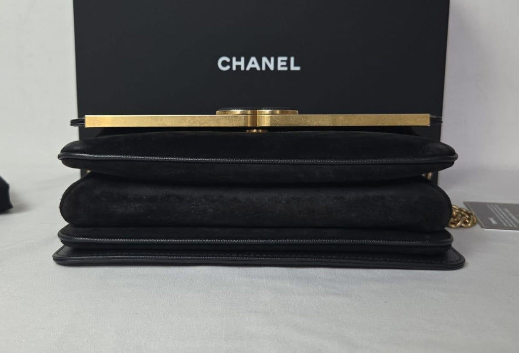 Chanel Caviar Flap Crossbody Black GHW Series 26