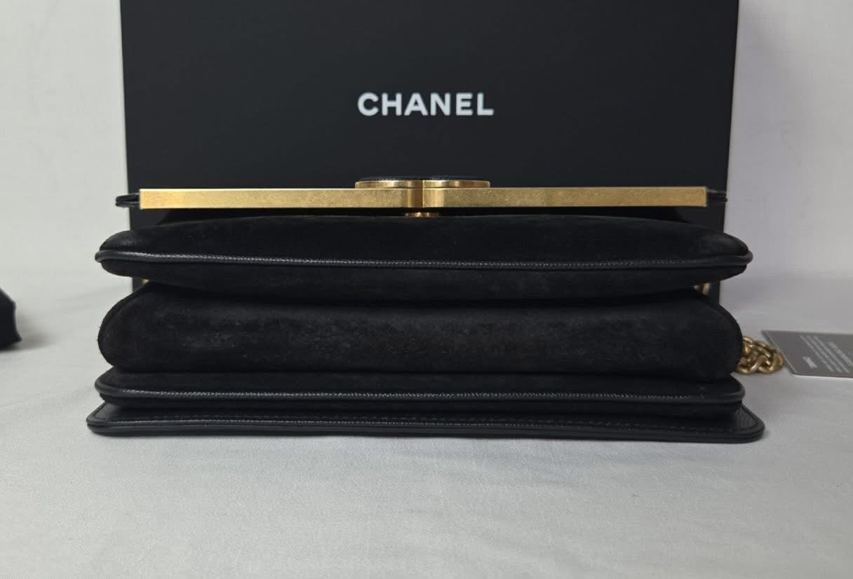 Chanel Caviar Flap Crossbody Black GHW Series 26
