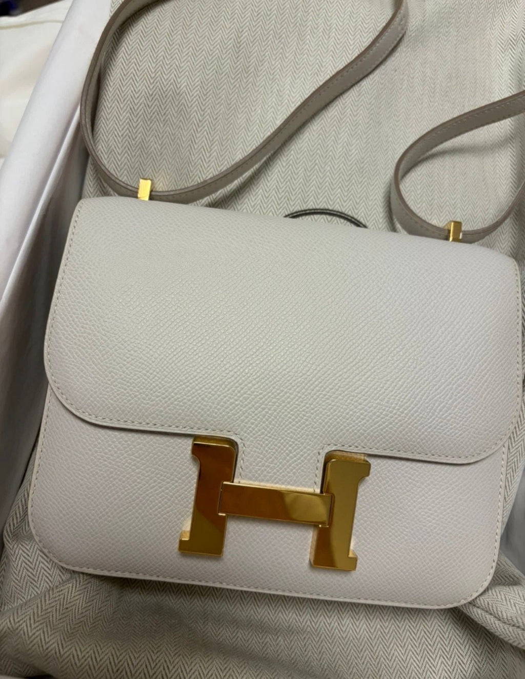 Hermès Constance 18 Gris Pale Epsom GHW