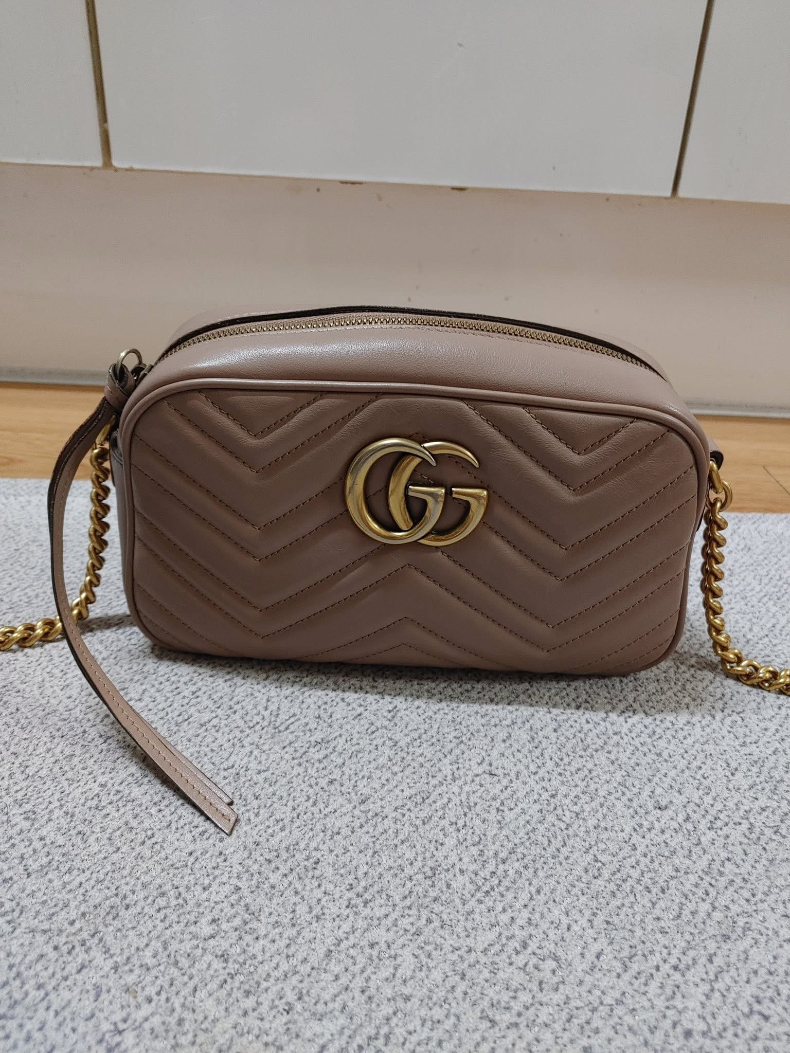 Gucci GG Marmont Matelassé Camera Bag – Dusty Nude / Taupe – Gold Hardware