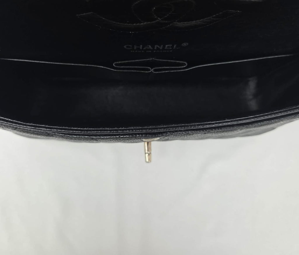 CHANEL Classic Medium Flap Bag