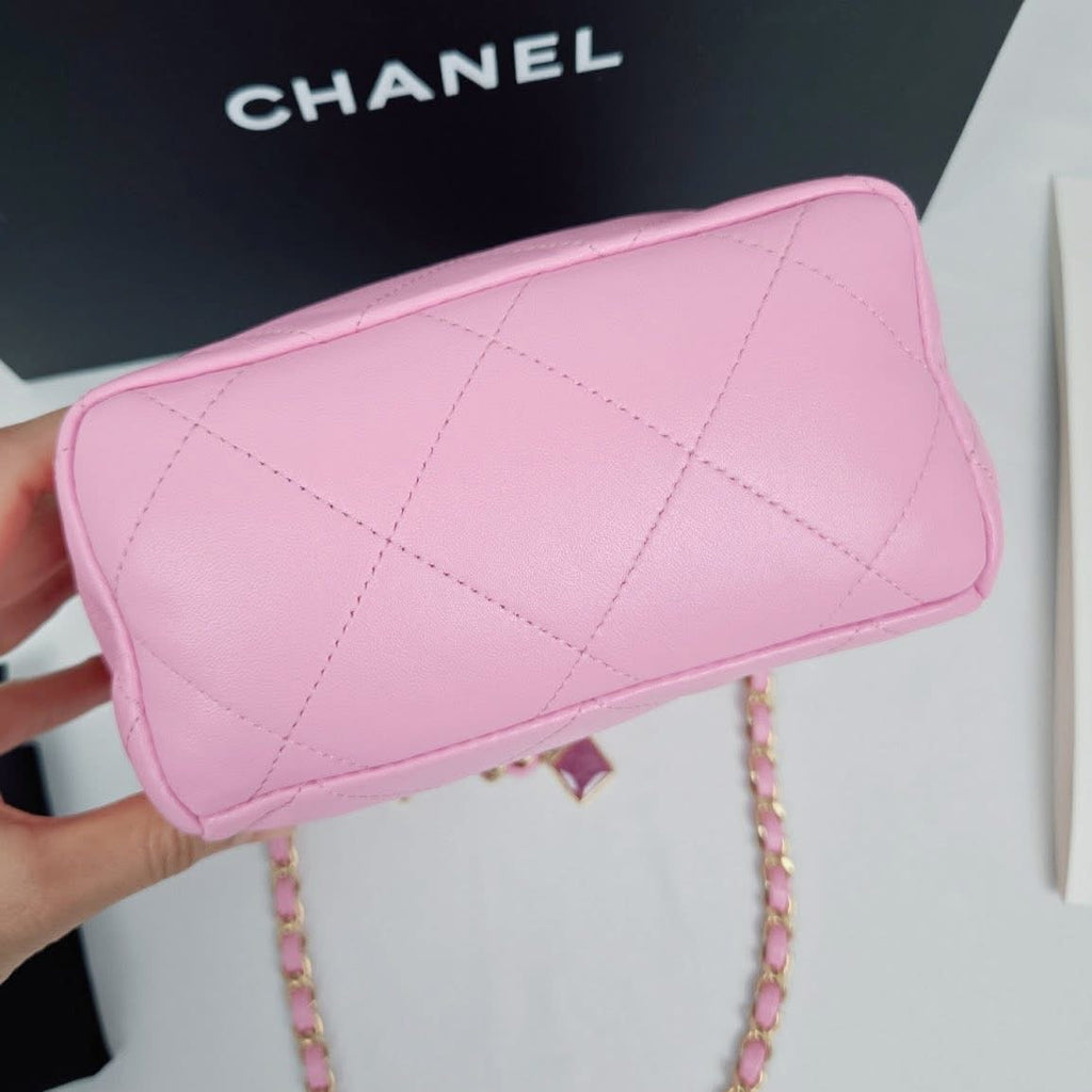 Chanel 22 Bag Season Crossbody Light Pink GHW