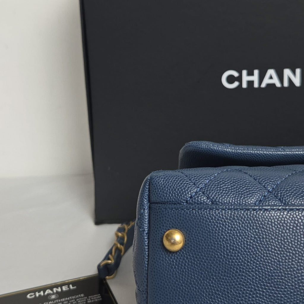 Chanel Coco Handle Medium Caviar Navy GHW