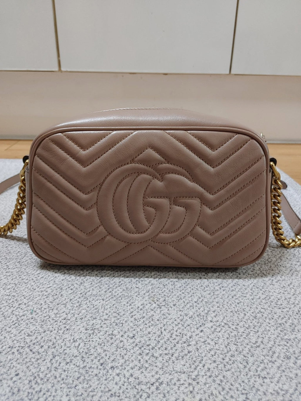 Gucci GG Marmont Matelassé Camera Bag – Dusty Nude / Taupe – Gold Hardware