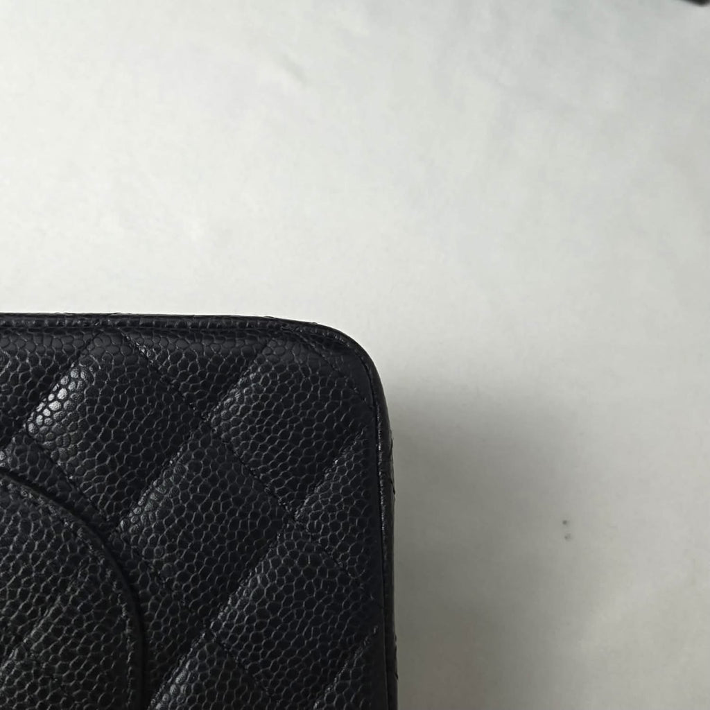 CHANEL Classic Medium Flap Bag