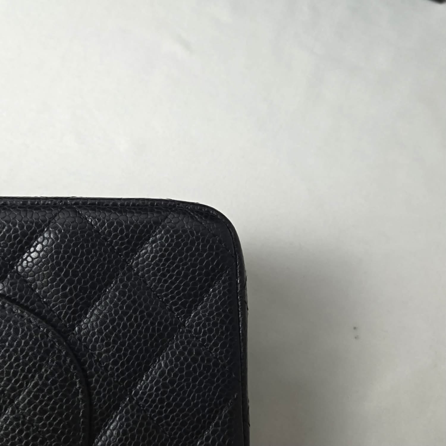 CHANEL Classic Medium Flap Bag