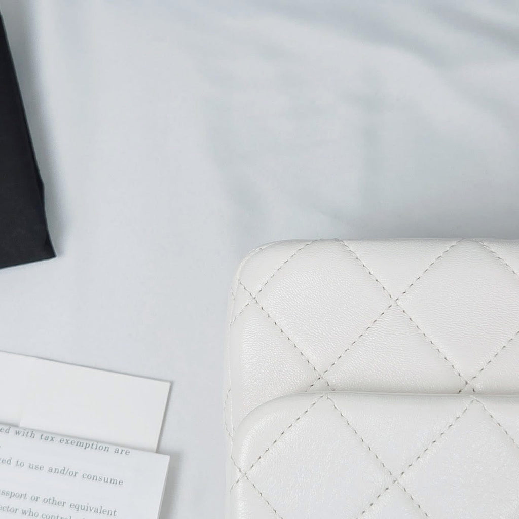 Chanel Chanel 25 White Quilted Flap Bag GHW