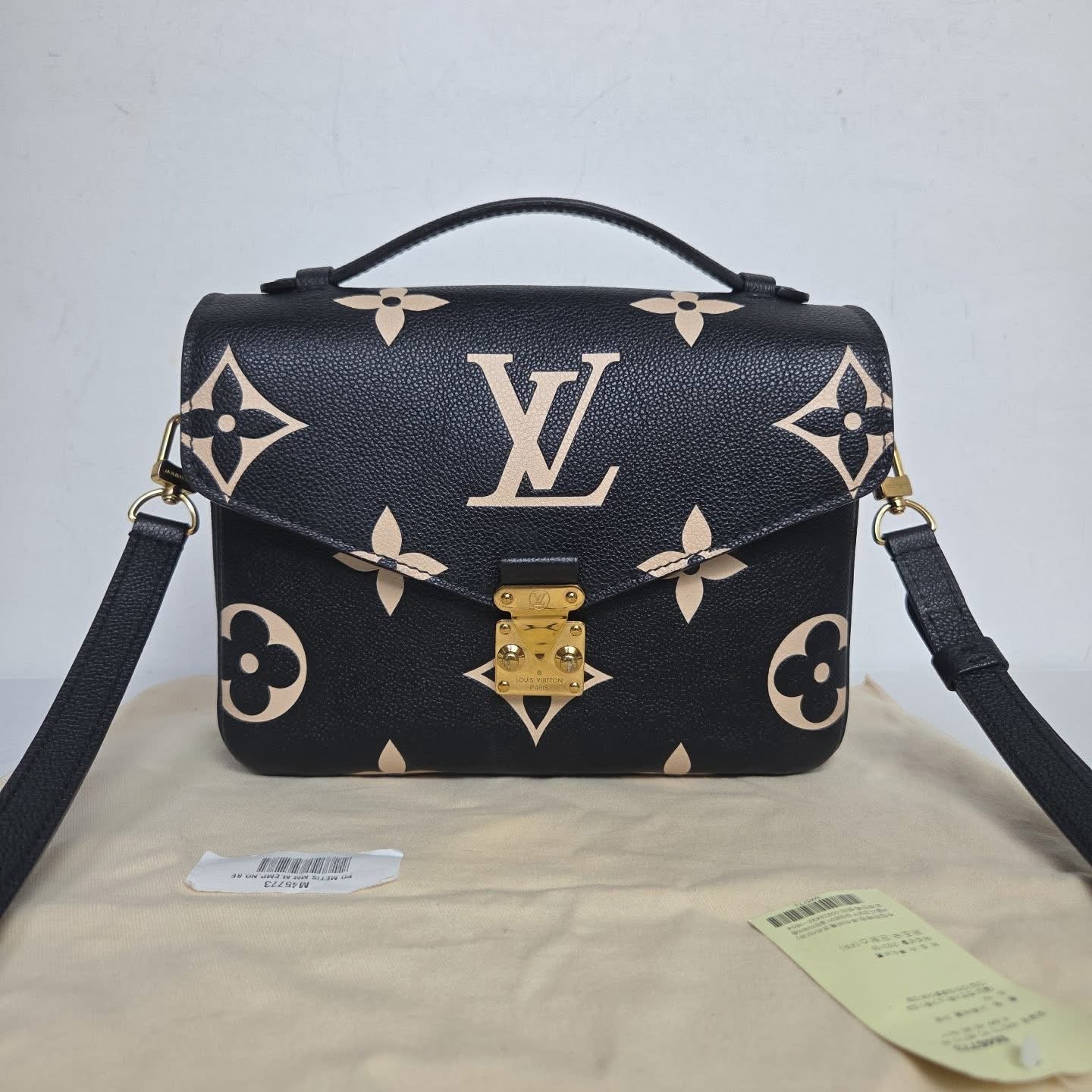 Louis Vuitton Pochette Métis Monogram Giant Empreinte Black Beige