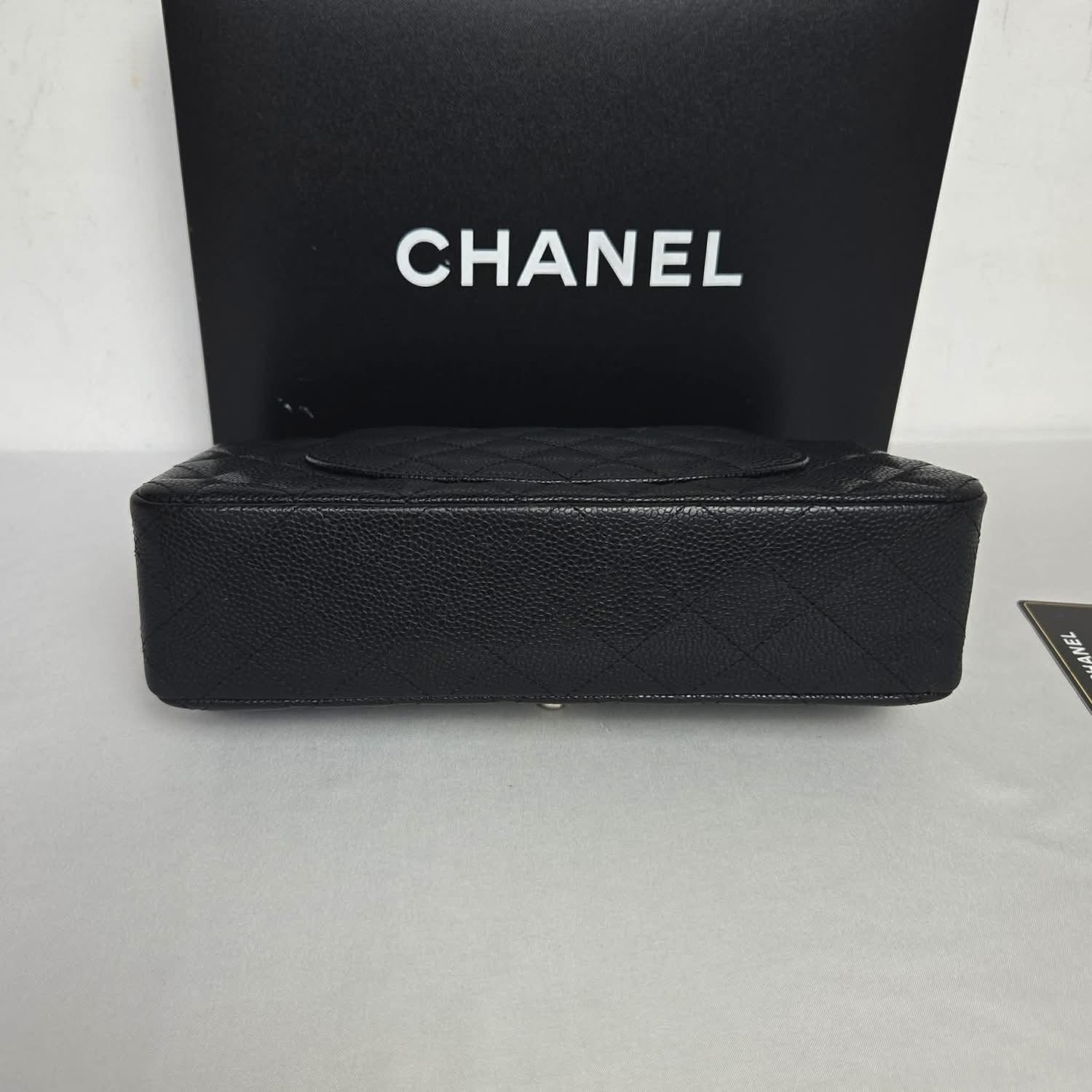 CHANEL Classic Medium Flap Bag