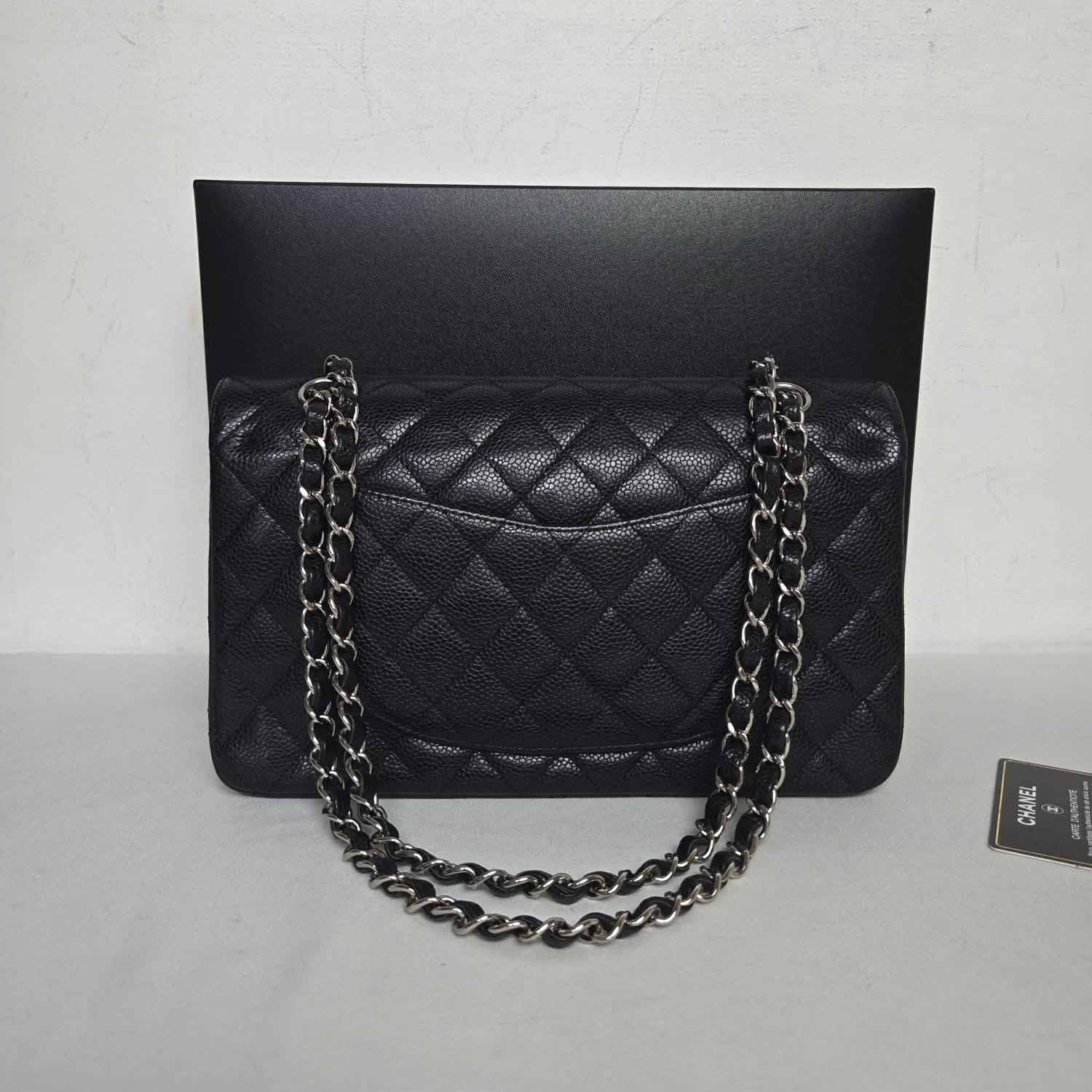CHANEL Classic Medium Flap Bag