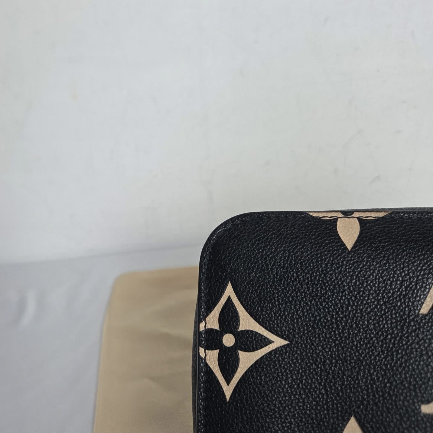 Louis Vuitton Pochette Métis Monogram Giant Empreinte Black Beige