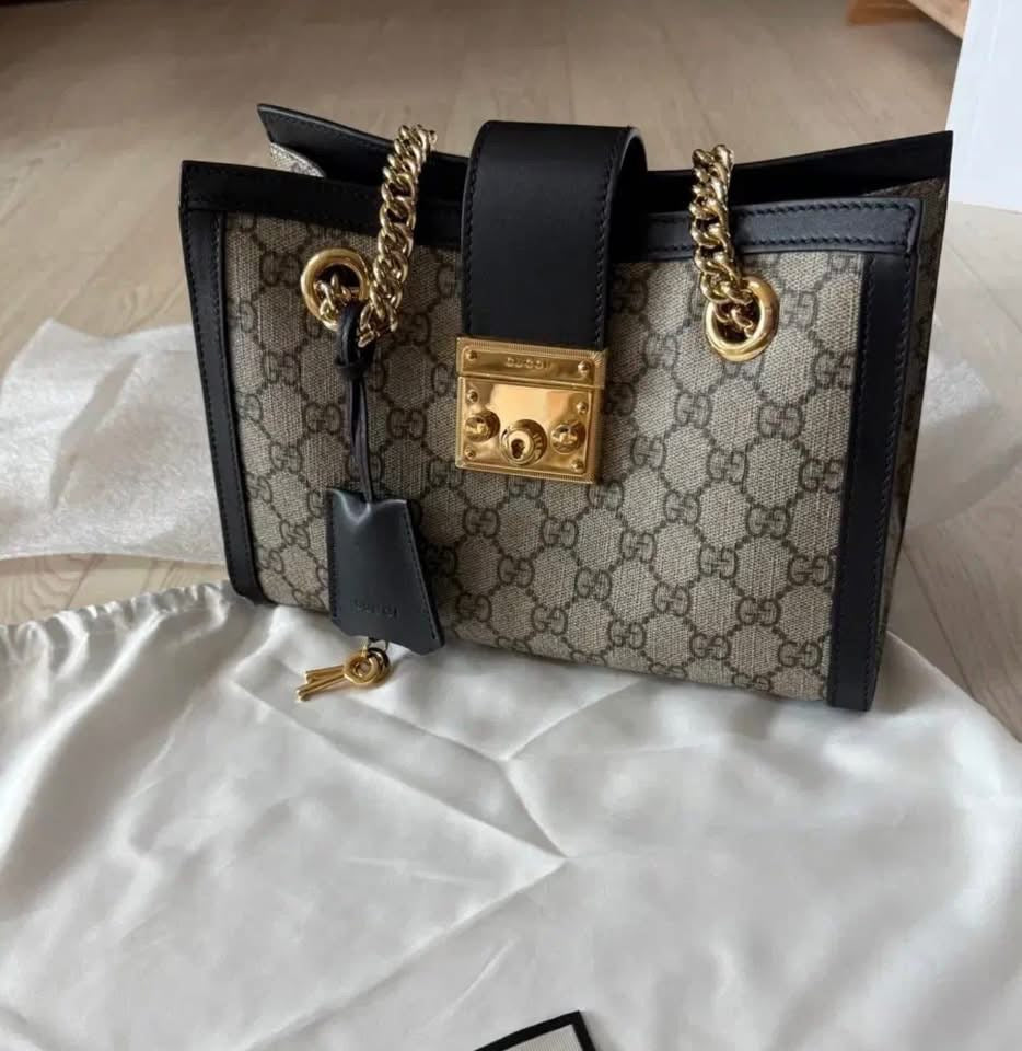 Gucci Small Padlock Shoulder Bag – GG Supreme Canvas – Black/Beige – Gold Hardware