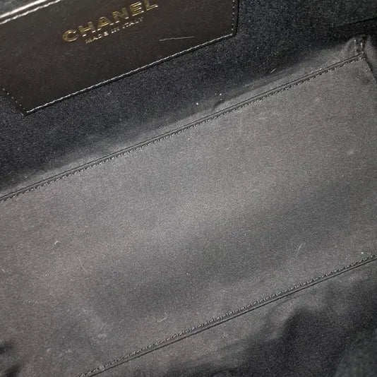 Chanel Vintage Quilted Bucket Bag – Black Caviar Leather, Gold-Tone Hardware