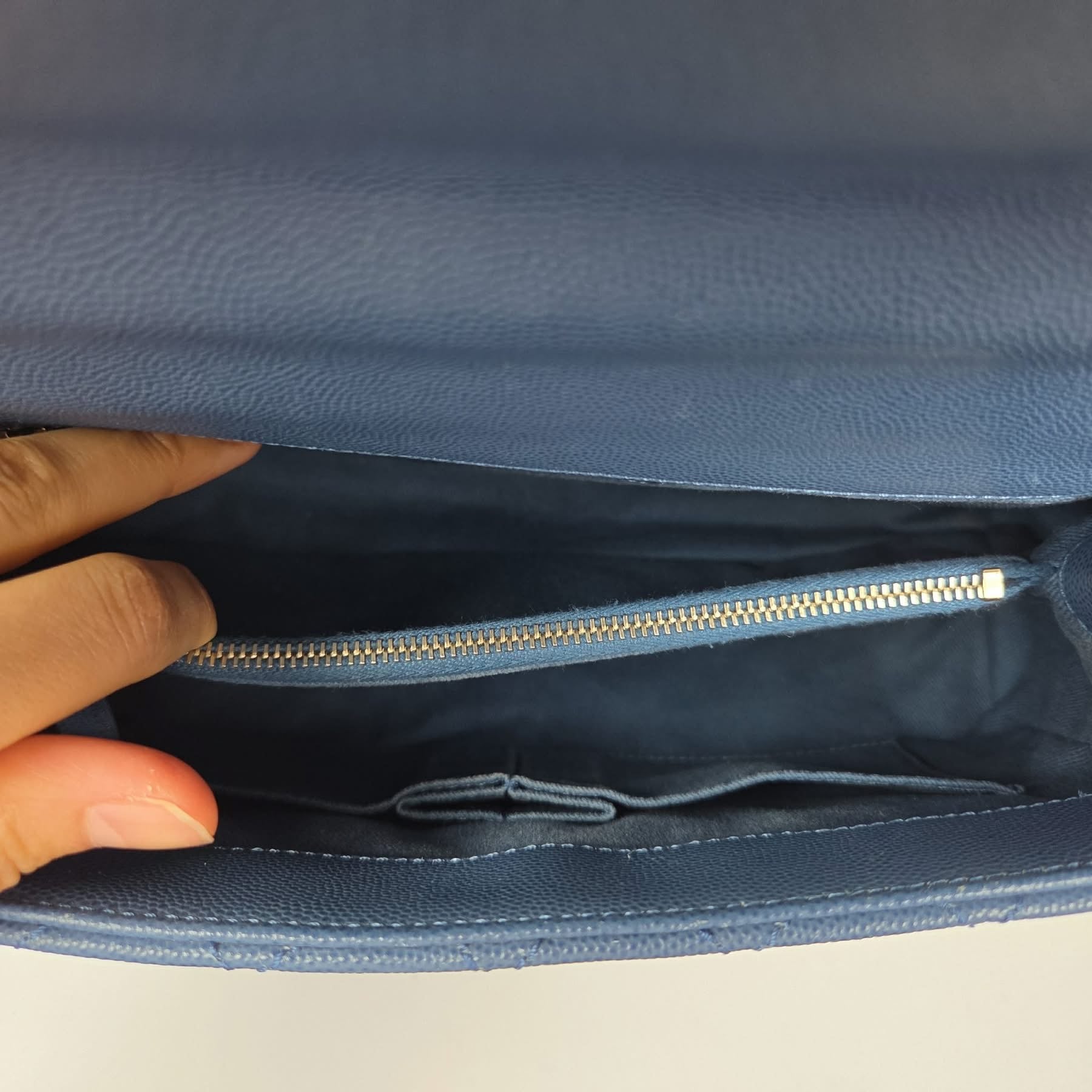 Chanel Coco Handle Medium Caviar Navy GHW