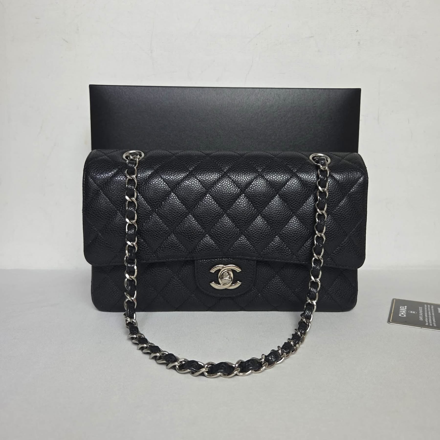 CHANEL Classic Medium Flap Bag