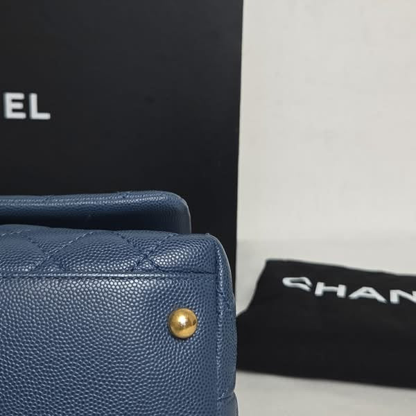 Chanel Coco Handle Medium Caviar Navy GHW
