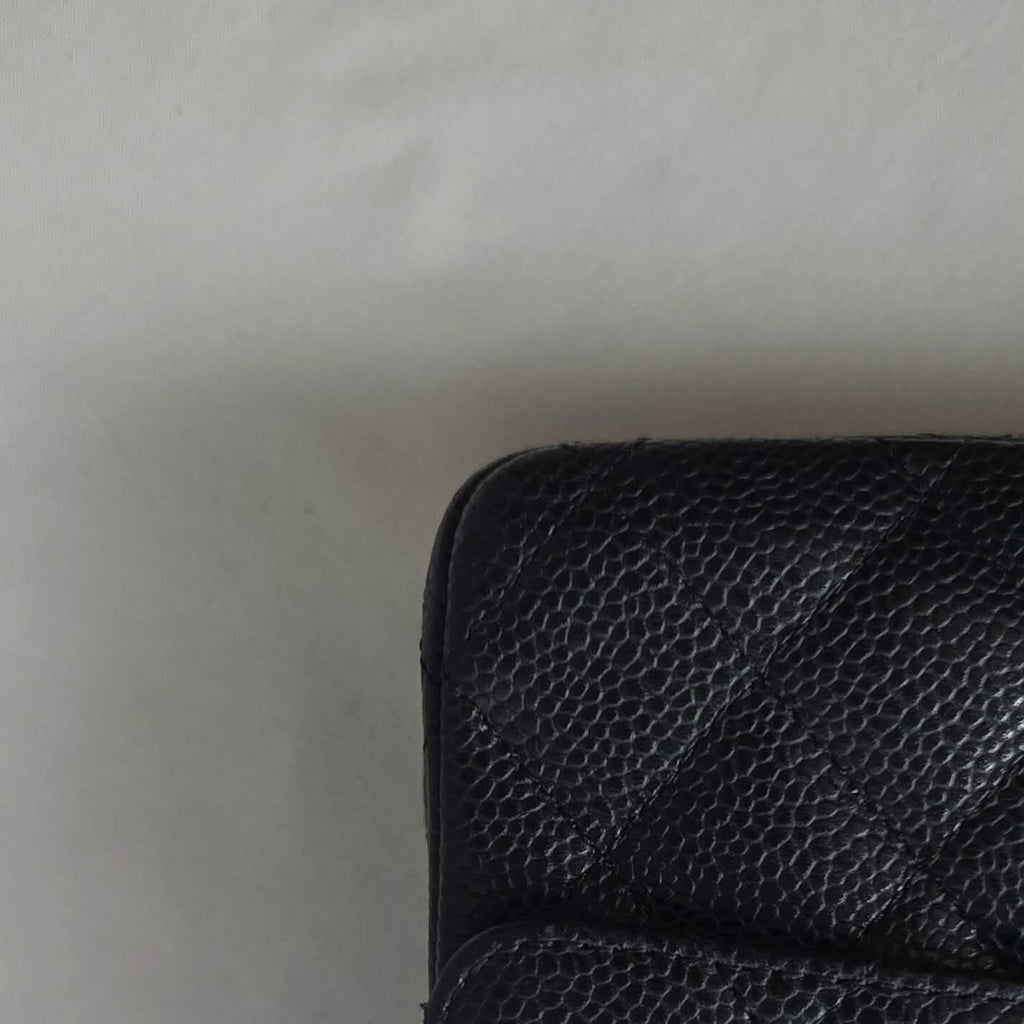 CHANEL Classic Medium Flap Bag