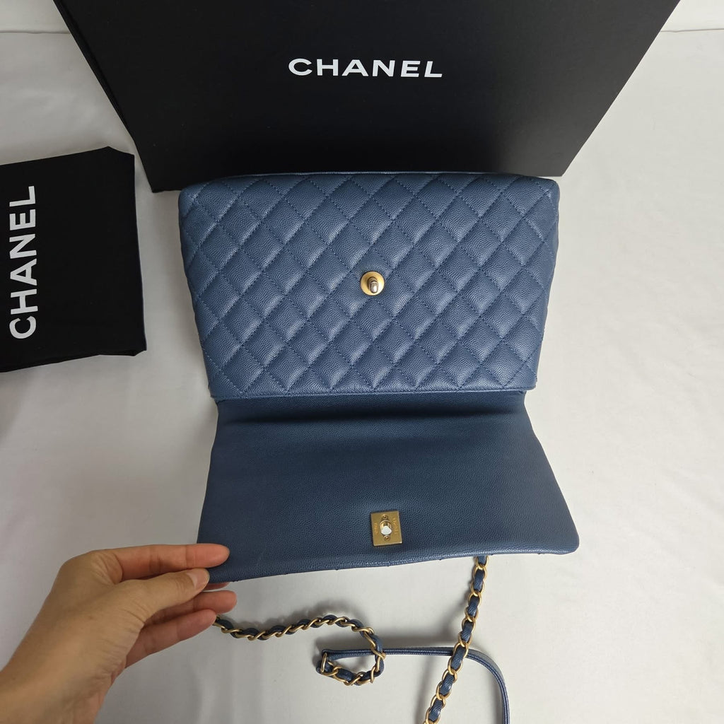 Chanel Coco Handle Medium Caviar Navy GHW