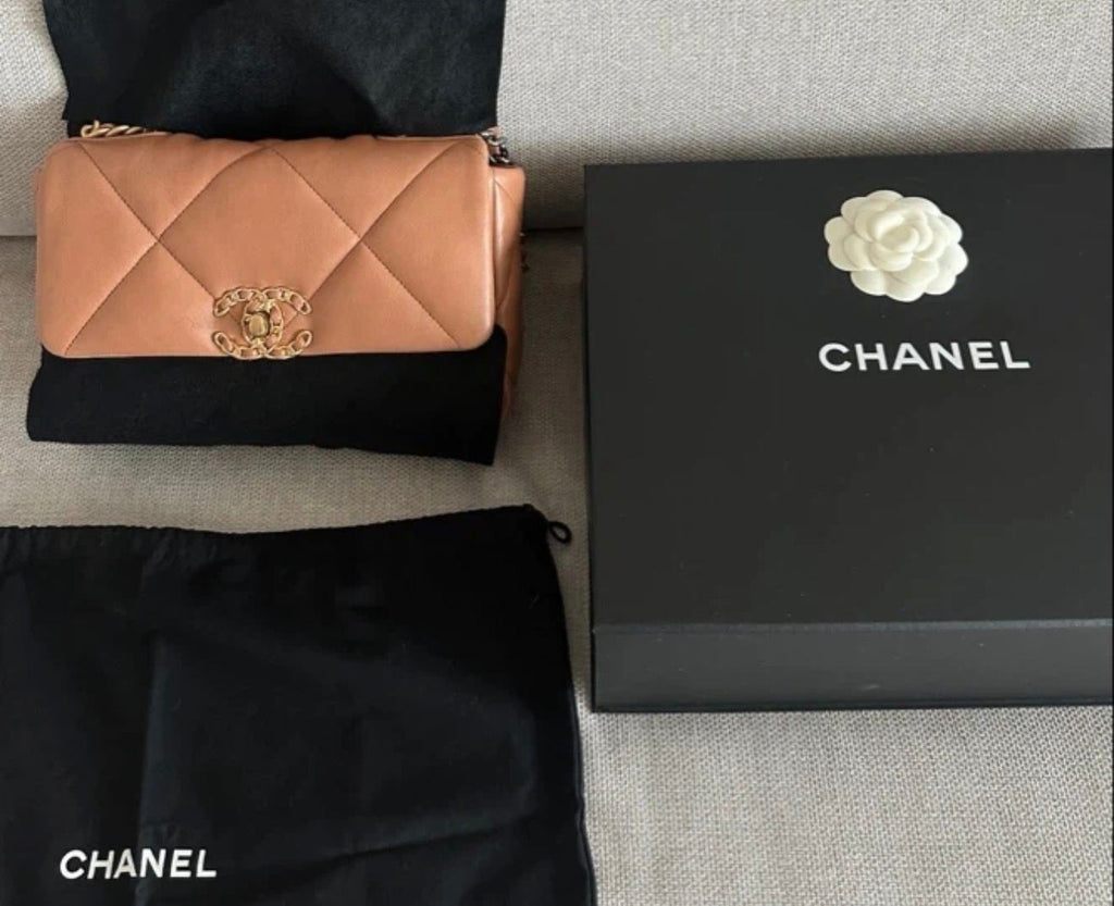 Chanel Chanel 19 Small Flap Bag – Caramel