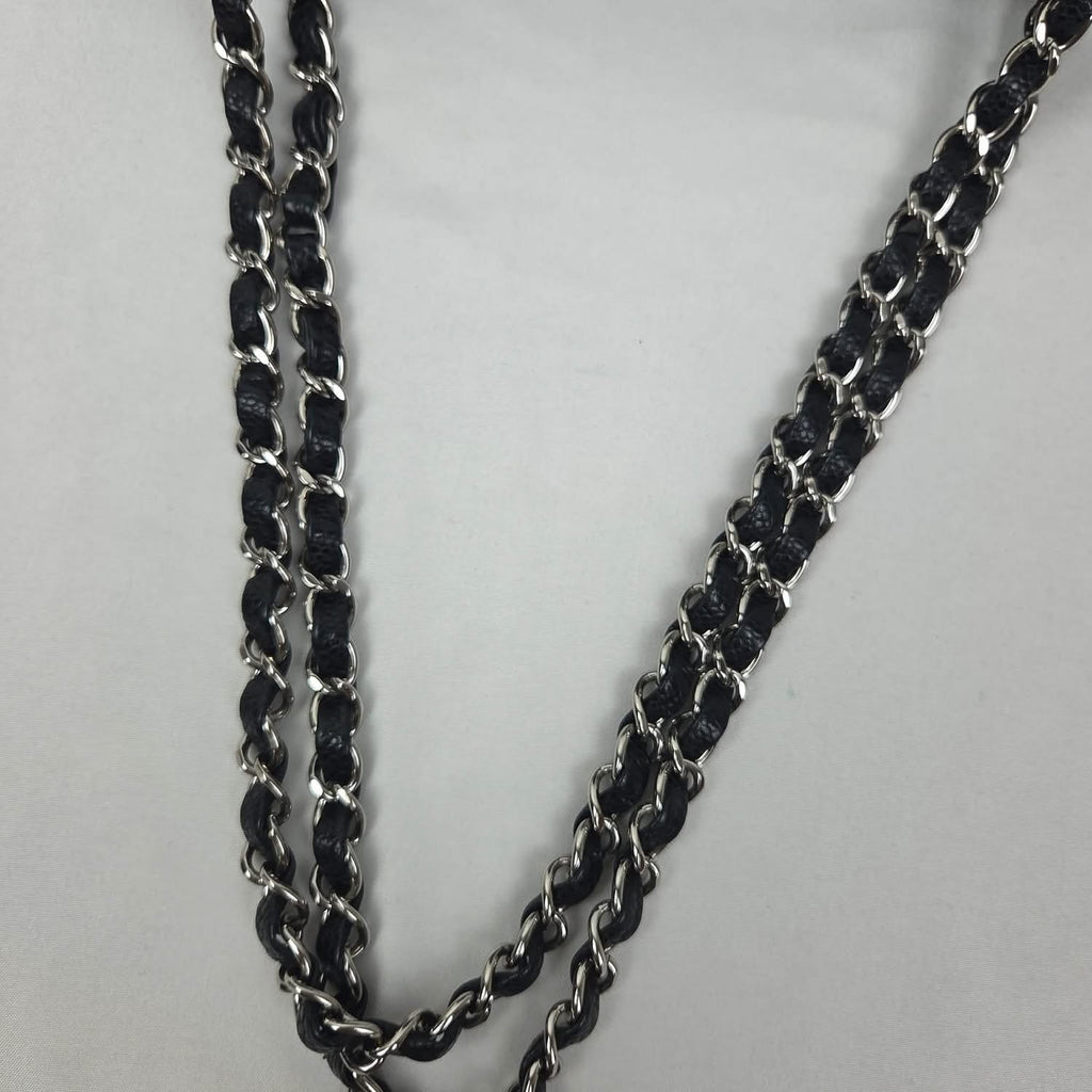 CHANEL Classic Medium Flap Bag