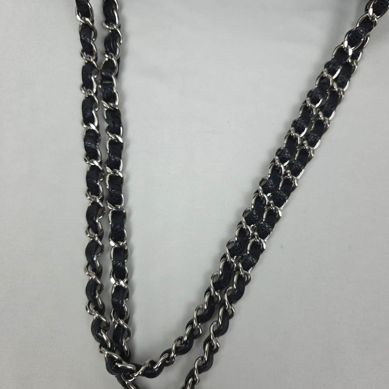CHANEL Classic Medium Flap Bag