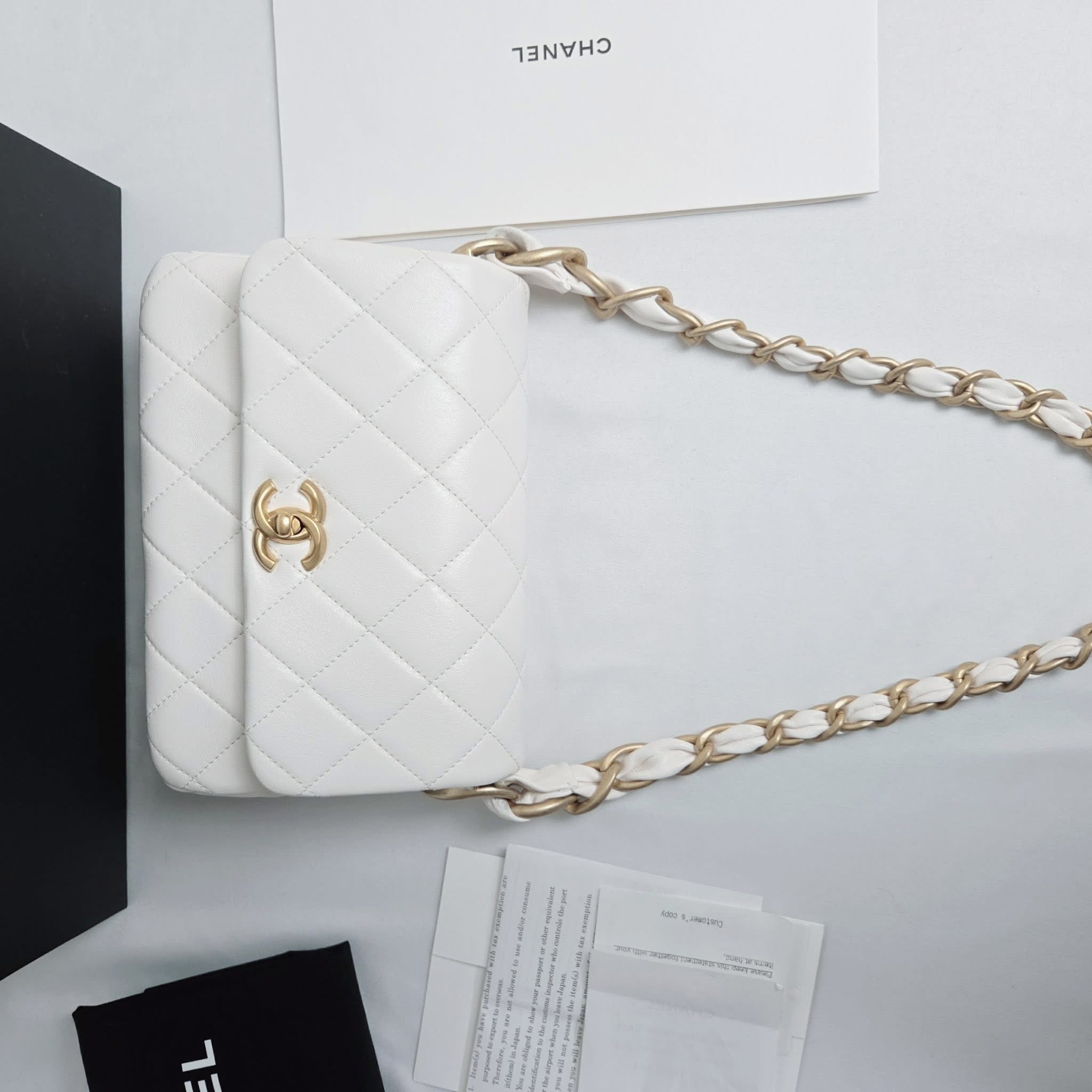 Chanel Chanel 25 White Quilted Flap Bag GHW